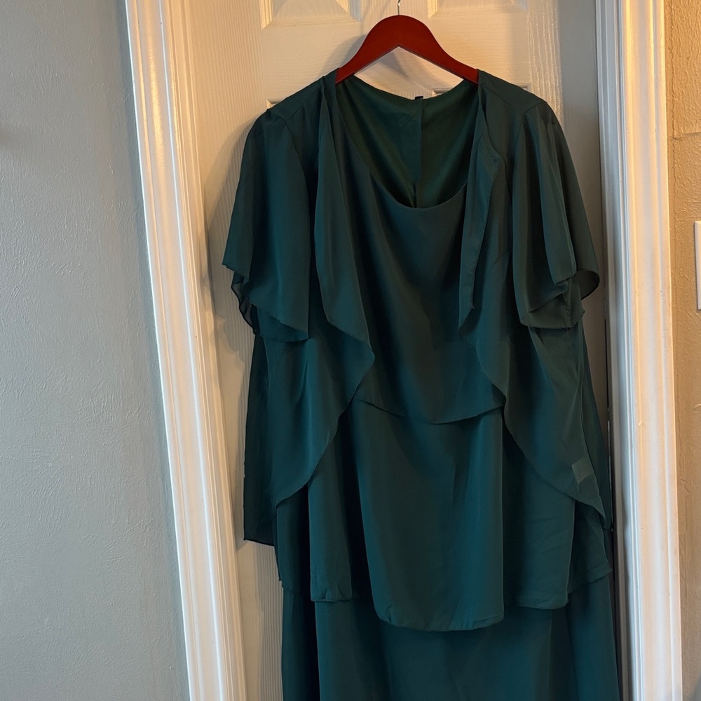 Elegant Green Layered sheer 3X Dress.